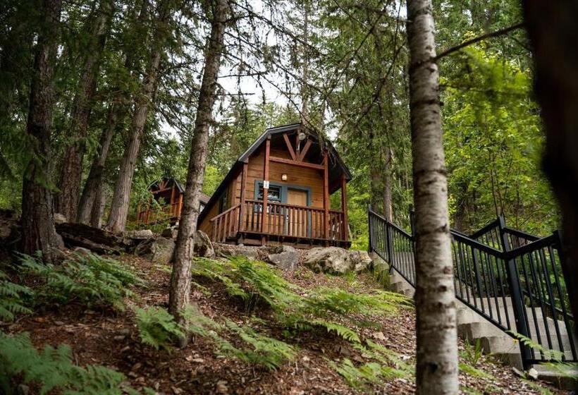Хижина, Halcyon Hot Springs Resort
