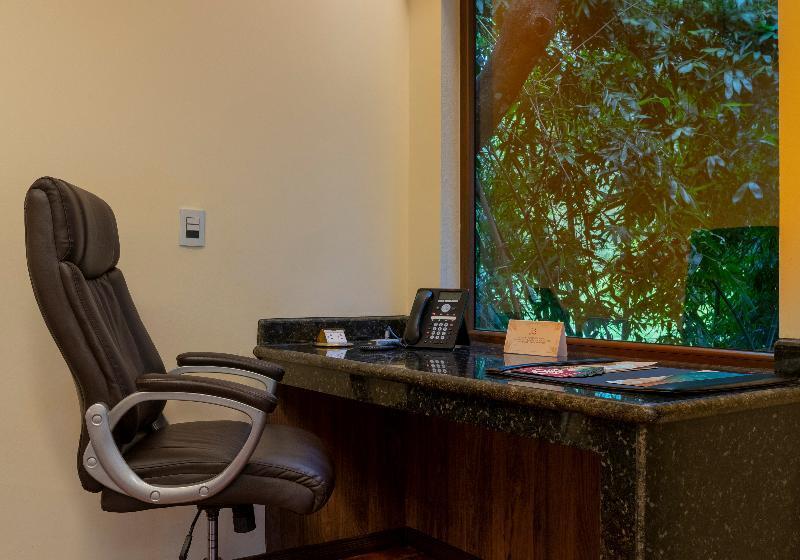 سوییت جونیور, Baldi Hot Springs Hotel & Spa
