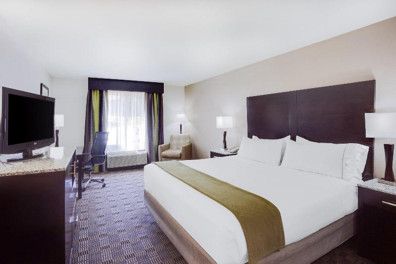 Люкс Кровать Кинг, Holiday Inn Express Hotel & Suites Mebane, An Ihg