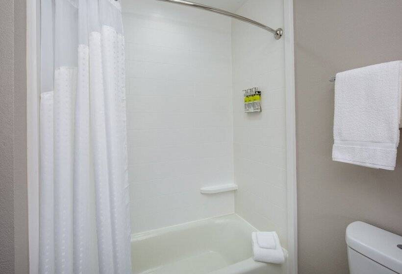 Люкс, Holiday Inn Express Surprise, An Ihg