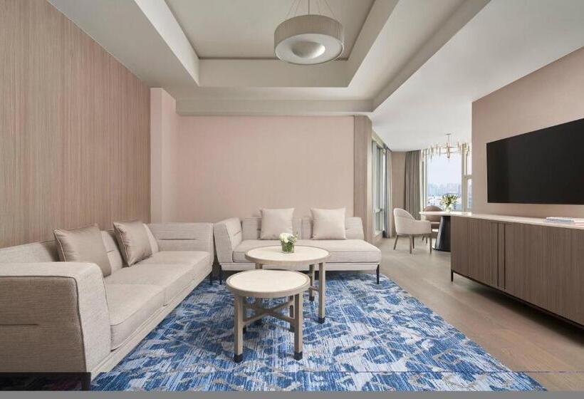 سوییت اجرایی, Nanning Marriott