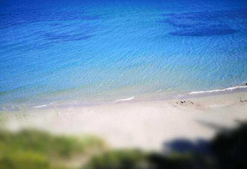 Семейные Апартаменты, Colonides Beach