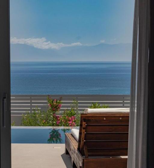 Полулюкс с Бассейном, Colonides Beach