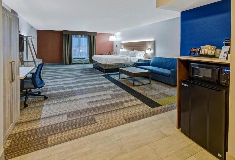 מיטת קינג בסוויטה, Holiday Inn Express Hotel & Suites London, An Ihg