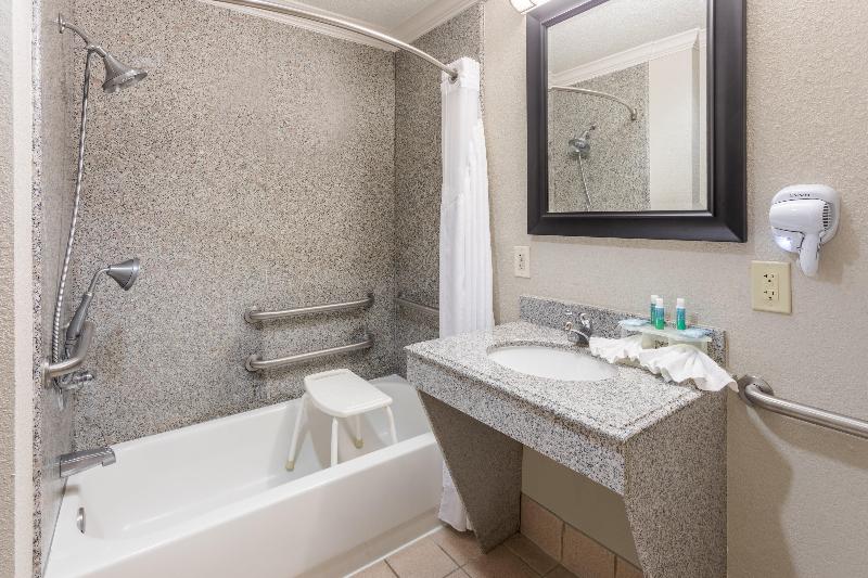 Люкс Кровать Кинг, Holiday Inn Express Hotel And Suites Lake Charles, An Ihg