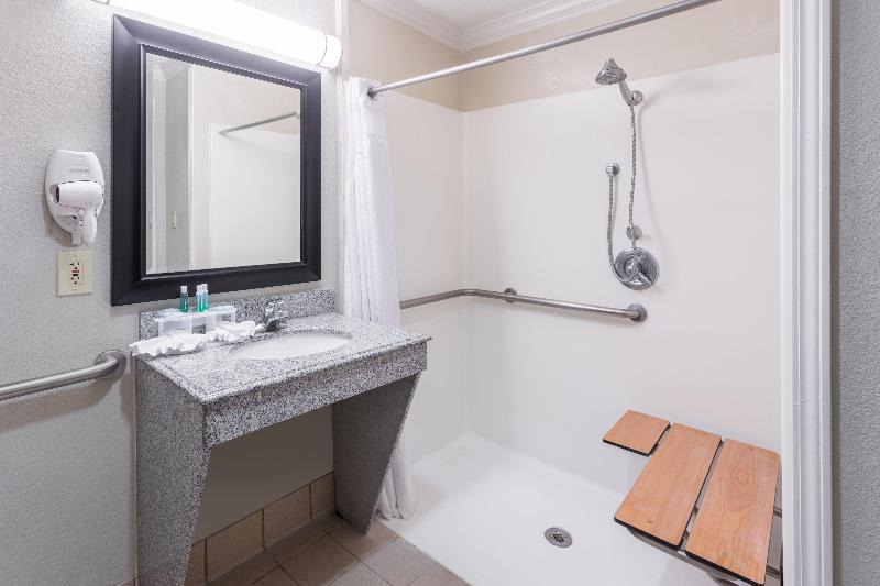 Стандартный Номер Кровать Кинг, Holiday Inn Express Hotel And Suites Lake Charles, An Ihg