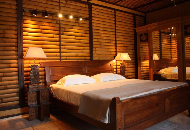 بانگلوی استاندارد, Rastoni Hotel Aegina