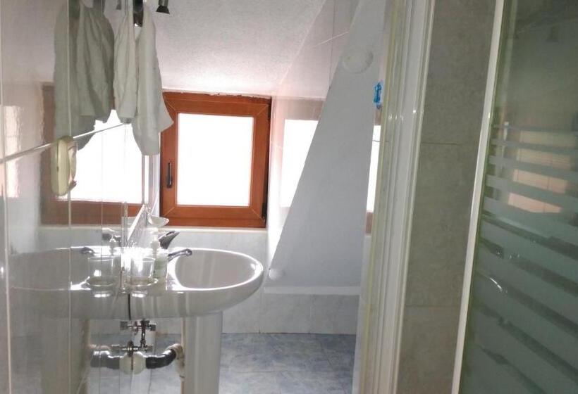 Номер Стандарт Совместная Ванная, Hostal Aribel Longinos