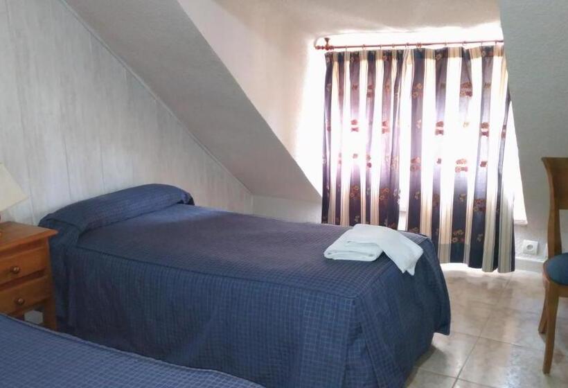 Номер Стандарт Совместная Ванная, Hostal Aribel Longinos