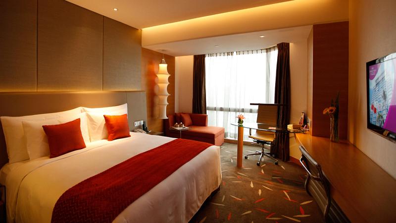 اتاق استاندارد با چشم‌انداز استخر, Crowne Plaza Zhongshan Wing On City, An Ihg