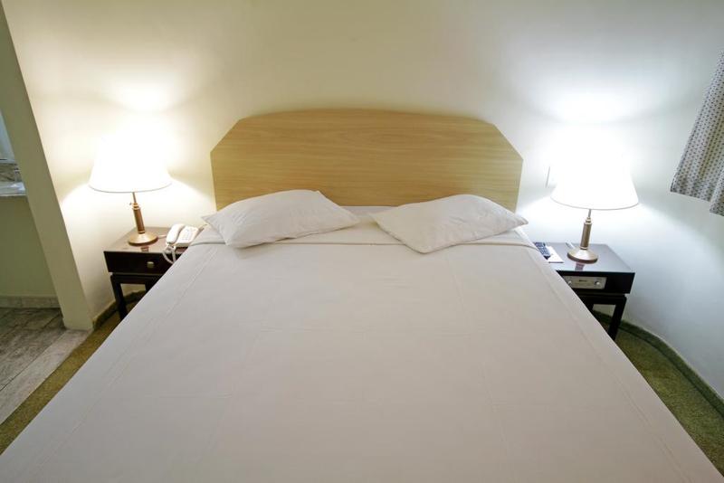 스탠다드 룸 킹사이즈 침대, Holiday Inn Express & Suites Malvern, An Ihg