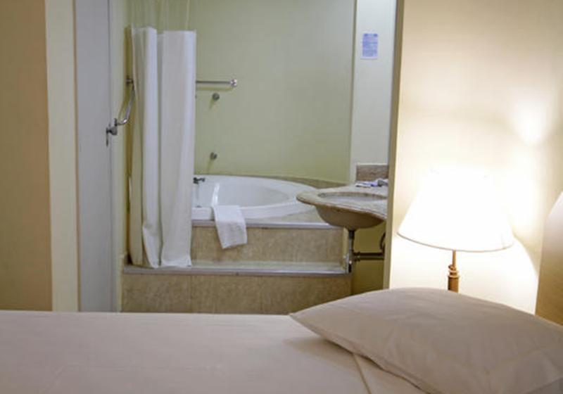 Pokój Standard Łóżko King Size, Holiday Inn Express & Suites Malvern, An Ihg