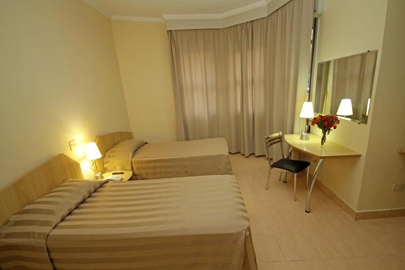 스탠다드 룸 킹사이즈 침대, Holiday Inn Express & Suites Malvern, An Ihg