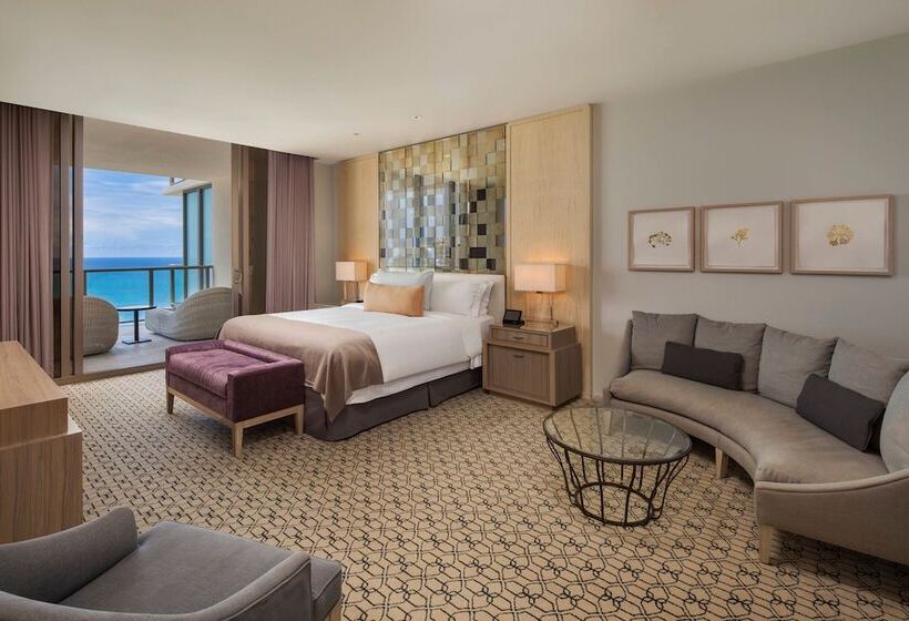 Quarto Deluxe Vista Mar, The St. Regis Bal Harbour Resort