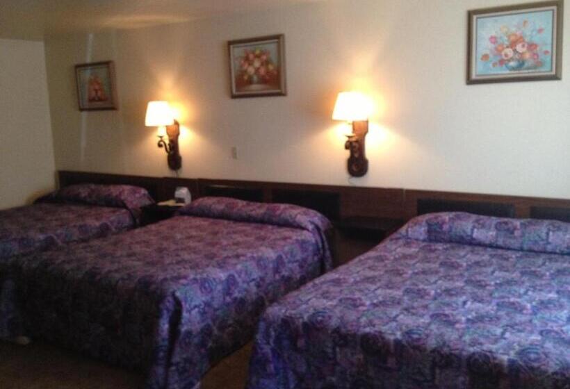 Номер Стандарт Трехместный, Budget Inn