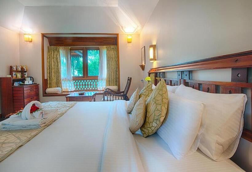 اتاق لوکس, Greenwoods Resort, Thekkady