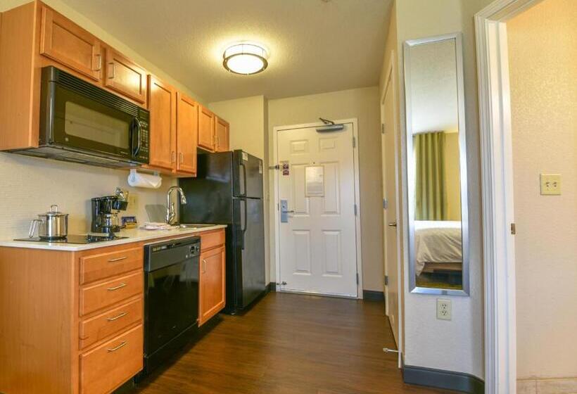 استودیوی استاندارد, Candlewood Suites Medford, An Ihg
