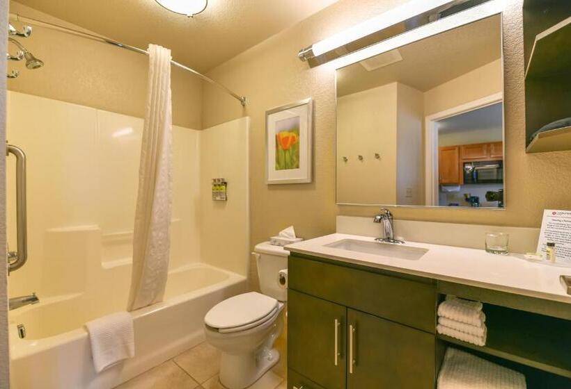 استودیوی استاندارد, Candlewood Suites Medford, An Ihg