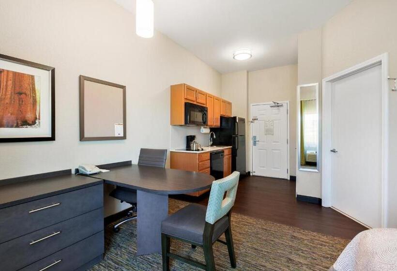 استودیوی استاندارد, Candlewood Suites Medford, An Ihg