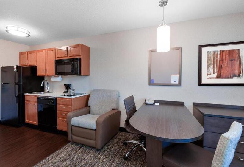 استودیوی استاندارد, Candlewood Suites Medford, An Ihg