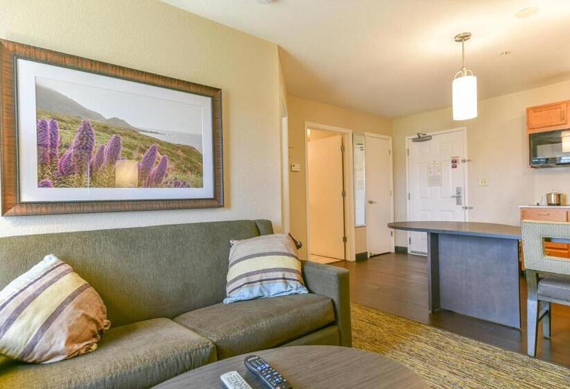 سوییت, Candlewood Suites Medford, An Ihg