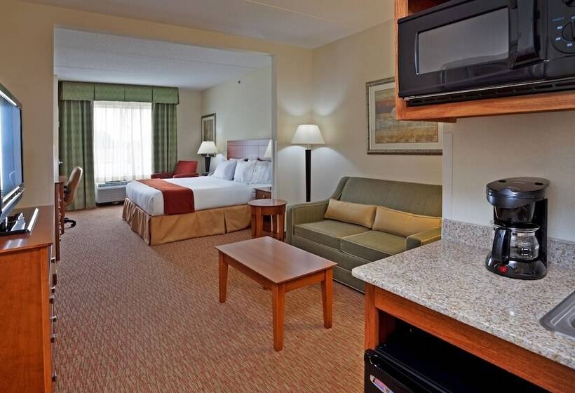 Люкс, Holiday Inn Express Hotel & Suites Greensboro   Airport Area, An Ihg