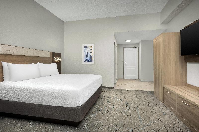 Номер Стандарт Кровать Кинг Адаптированный для Инвалидов, Holiday Inn Express Hotel & Suites Greensboro   Airport Area, An Ihg