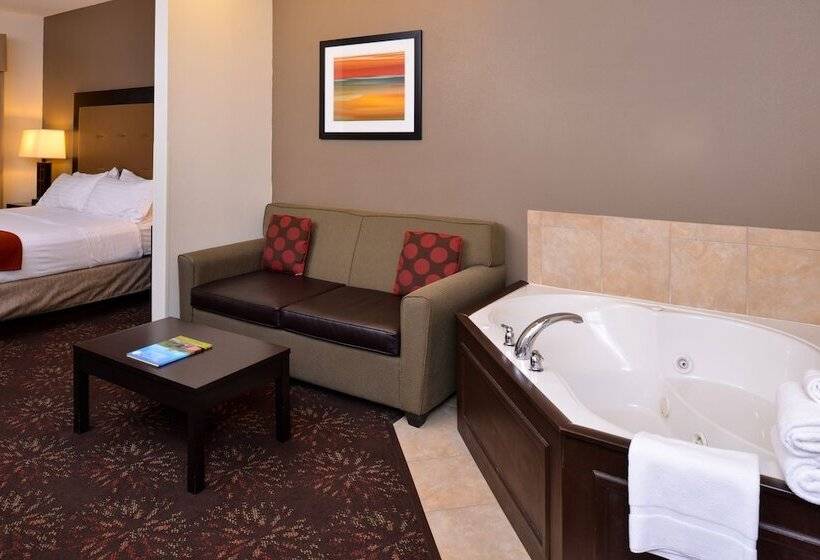 سوییت, Holiday Inn Express Hotel & Suites Lancaster Lititz, An Ihg