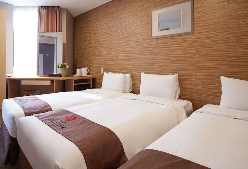 Номер Стандарт Трехместный, Skypark Myeongdong 2