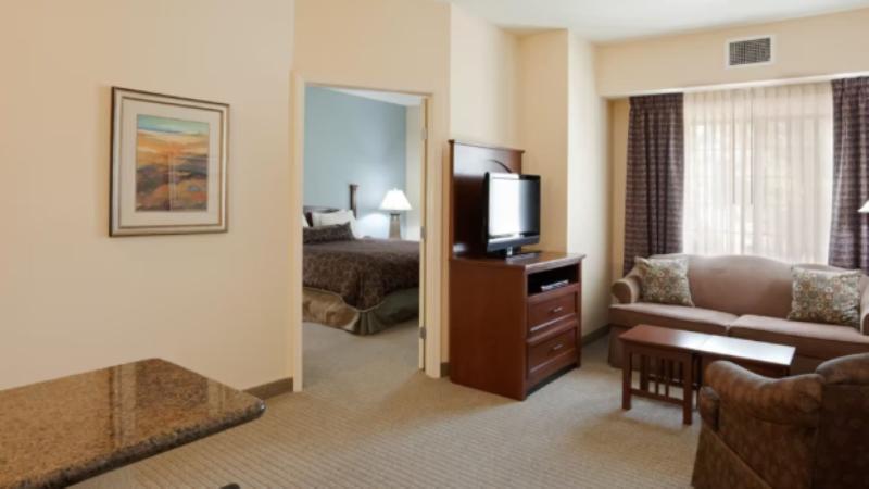 Büyük Çift Kişilik Yataklı Süit, Staybridge Suites Lafayette Airport, An Ihg