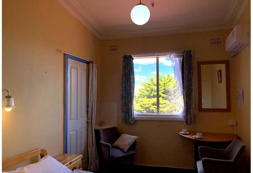 Номер Стандарт Четырехместный Совместный Санузел, The Clarendon Motel Katoomba