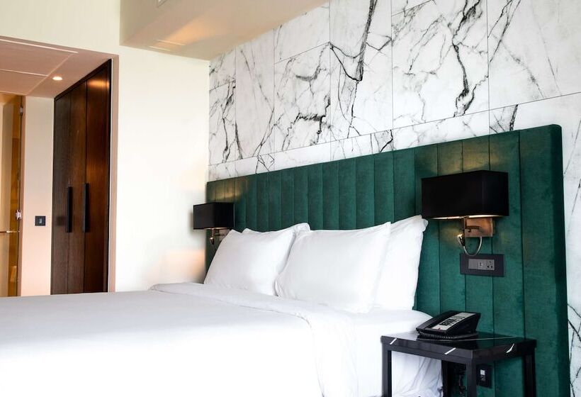 اتاق پریمیوم با چشم‌انداز دریاچه, Radisson Blu Anchorage