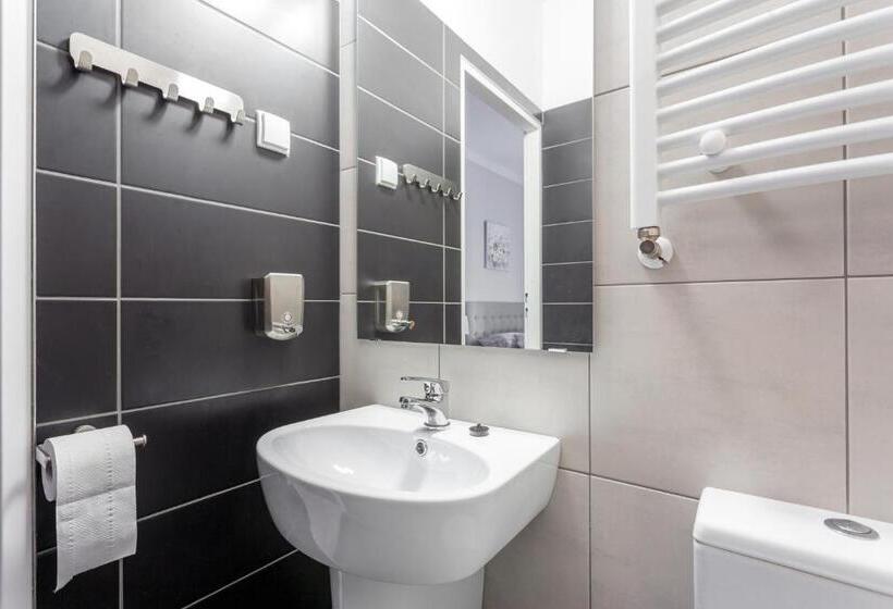 اتاق استاندارد, Babel Hostel, Dworzec Pkp, Rynek