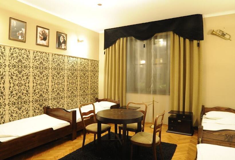 Четырехместный Номер Стандарт, Hostel Deco
