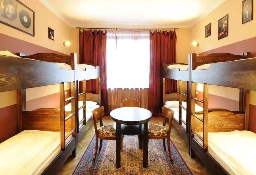 Кровать в Общей Комнате, Hostel Deco