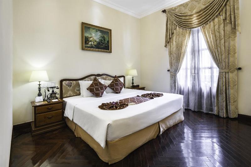 اتاق اجرایی با تخت بزرگ, Grand Saigon