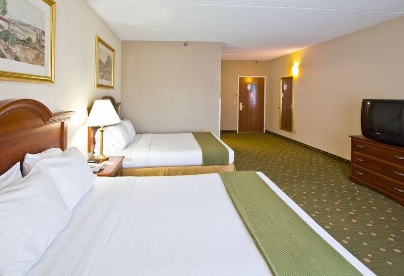 Номер Стандарт, Holiday Inn Express Hotel & Suites Live Oak, An Ihg