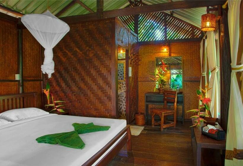 스탠다드 방갈로 정원 전망, Khao Sok Riverside Cottages
