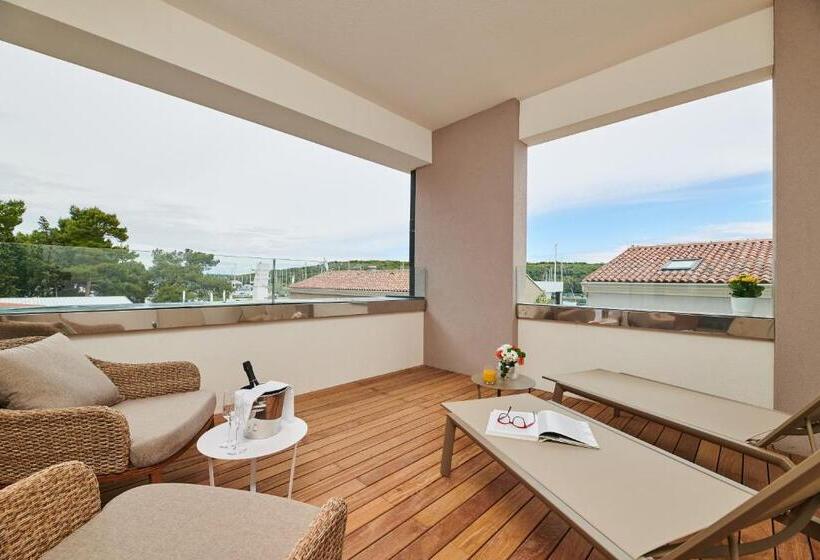 Номер Стандарт с Балконом, Ribarska Koliba Resort