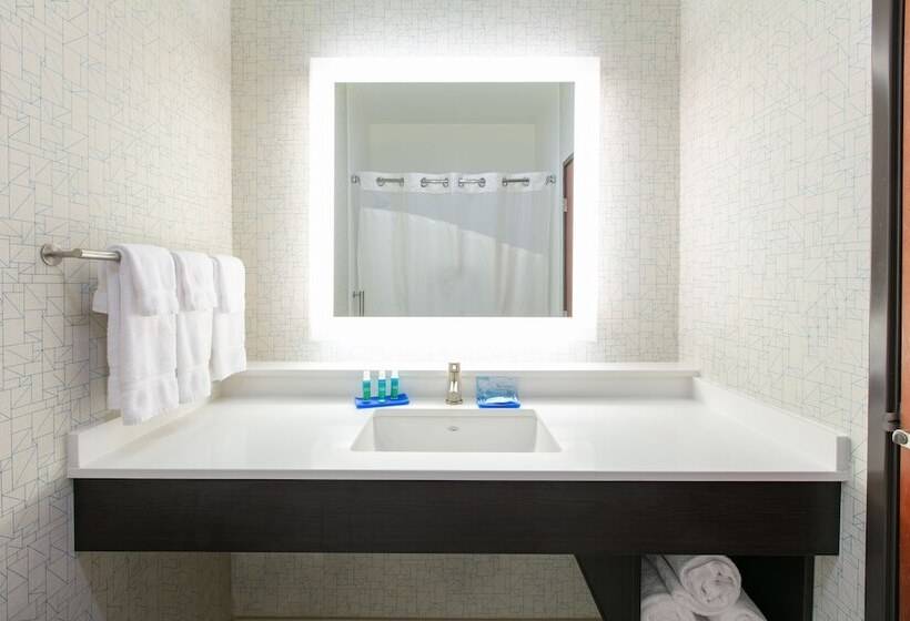 اتاق استاندارد با تخت دوبل, Holiday Inn Express Hotel & Suites Seaside Convention Center, An Ihg