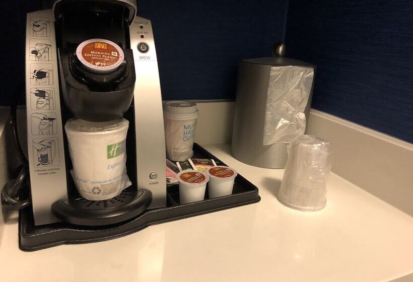 اتاق استاندارد, Holiday Inn Express Hotel & Suites Seaside Convention Center, An Ihg