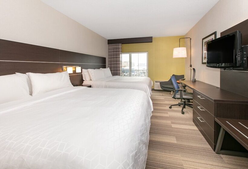 اتاق استاندارد با چشم‌انداز رودخانه, Holiday Inn Express Hotel & Suites Seaside Convention Center, An Ihg
