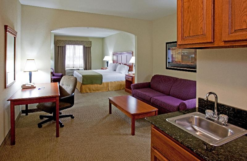 Люкс Кровать Кинг, Holiday Inn Express Hotel And Suites Ada, An Ihg