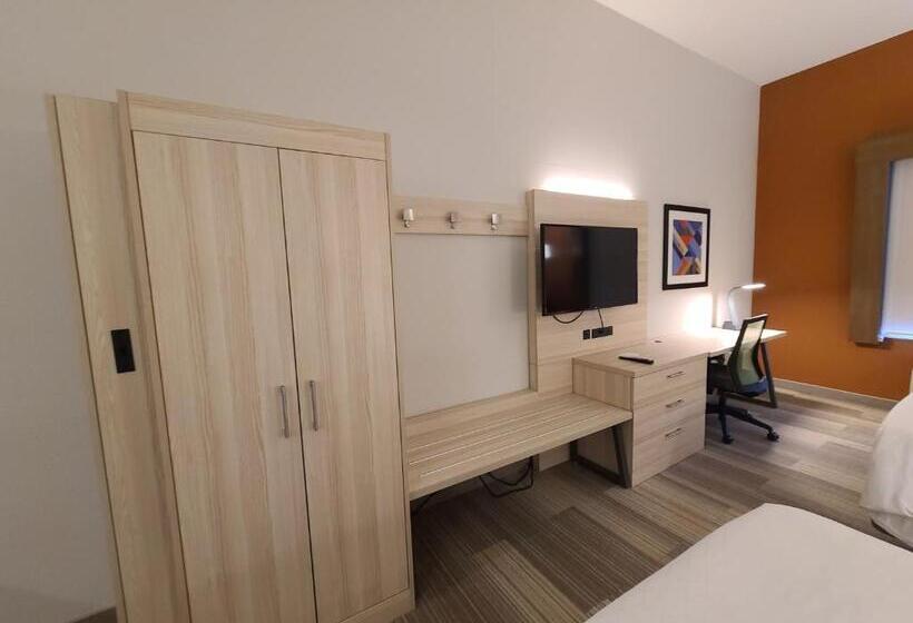 Студия Стандарт, Holiday Inn Express Lordstown Newton Falls/warren, An Ihg
