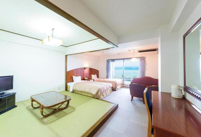 اتاق اساندارد با چشم‌انداز جانبی به دریا, Kanehide Onna Marine View Palace