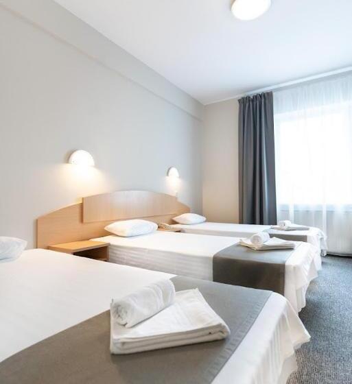 اتاق ساده سه‌ نفره, Aribė Hotel Klaipėda, Free Parking