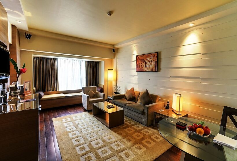 Suite Queen Bed, Vivanta Goa, Panaji