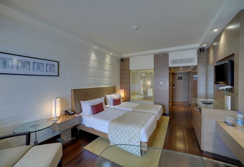 اتاق لوکس با چشم‌انداز شهر, Vivanta Goa, Panaji