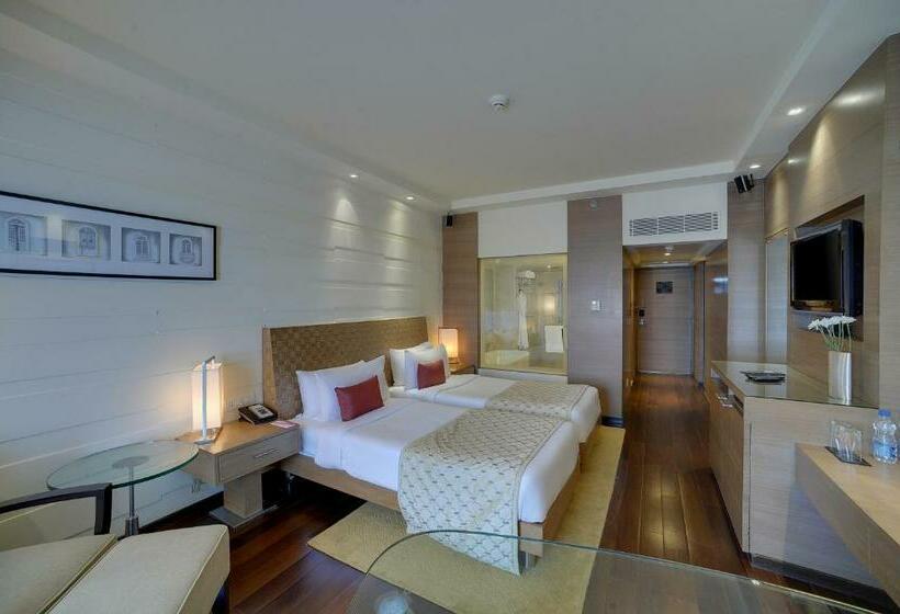 اتاق لوکس با چشم‌انداز شهر, Vivanta Goa, Panaji