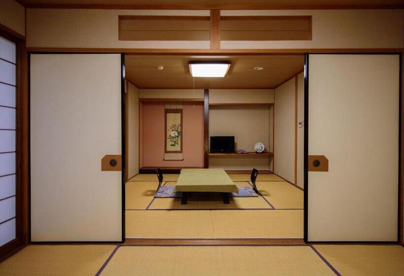 Номер Стандарт, Yufuin Onsen Wafu Ryokan Tsuenosho
